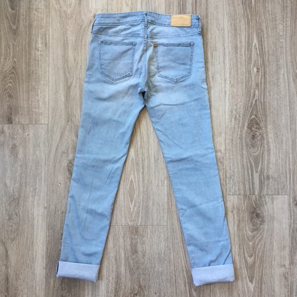 LIGHT WASHED SKINNY JEANS - Picture 3 of 4